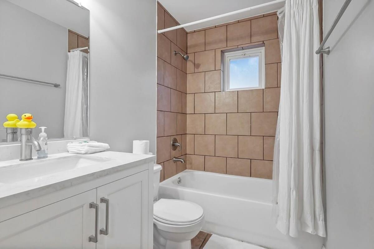 German Village Hidden Gem - 3 Bedroom Parking L Value Apartment
